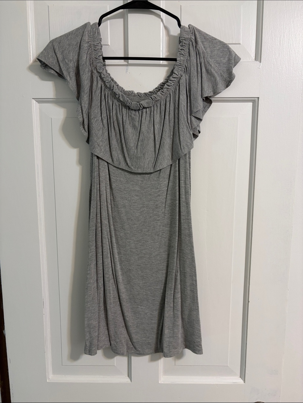 Abercrombie & Fitch Light Gray Ruffle Neck Top